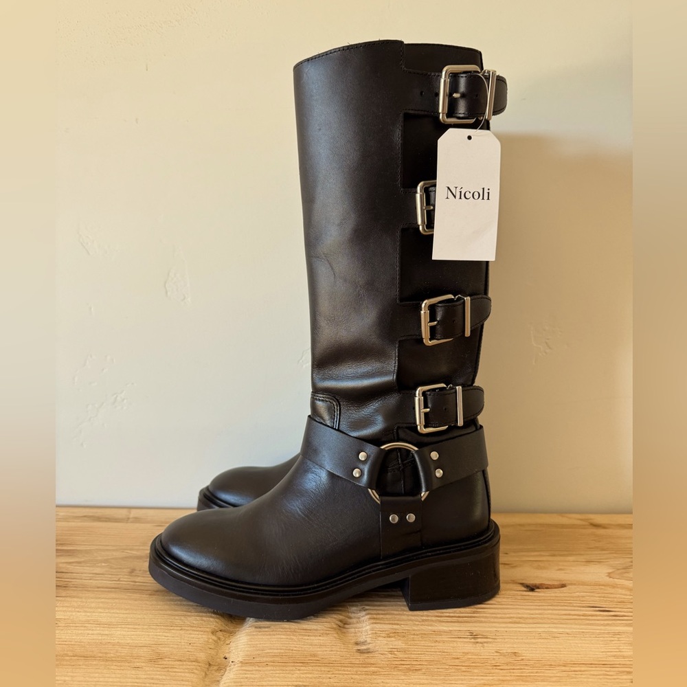 Nicoli Black Boots With Buckles size 37